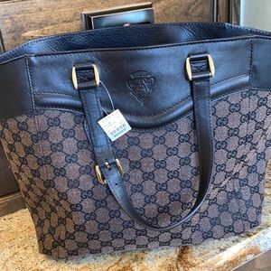 Gucci. Town tote